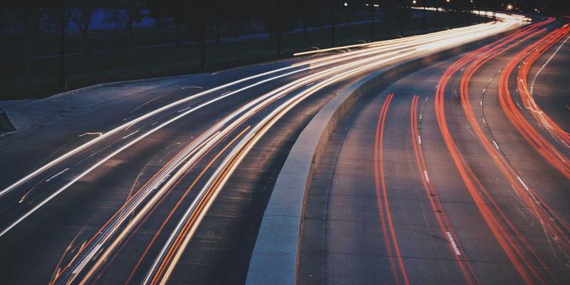 698汽车深度评测：智能科技如何重塑驾驶体验？